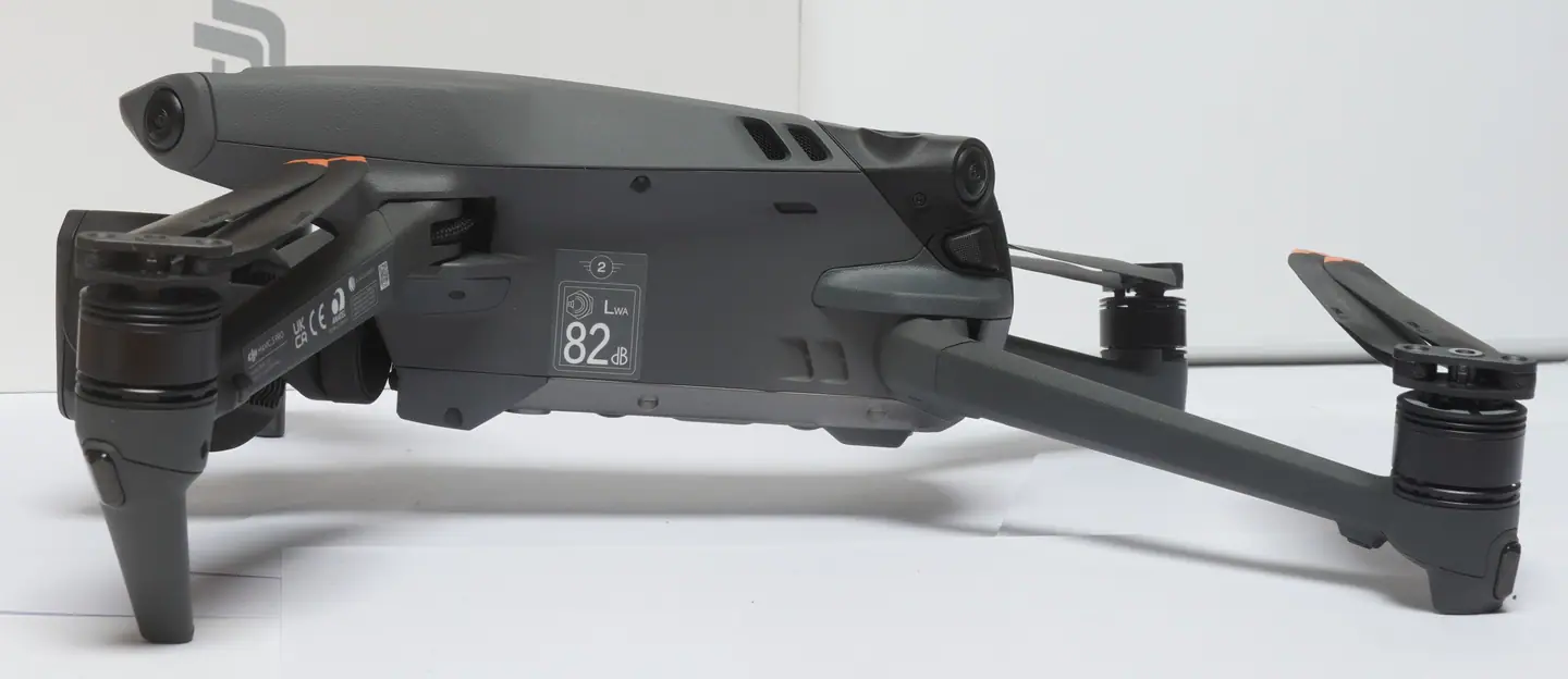 DJI Mavic 3 Pro Cine Premium Combo